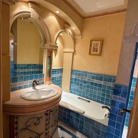 Apartment Place Des Lices, *