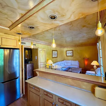 Daire Place Des Lices, Saint-Tropez